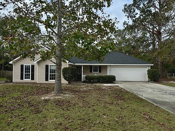 2nd image of 3996 Stratford Cir