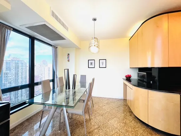 530 East 76th Street image 15 of 27