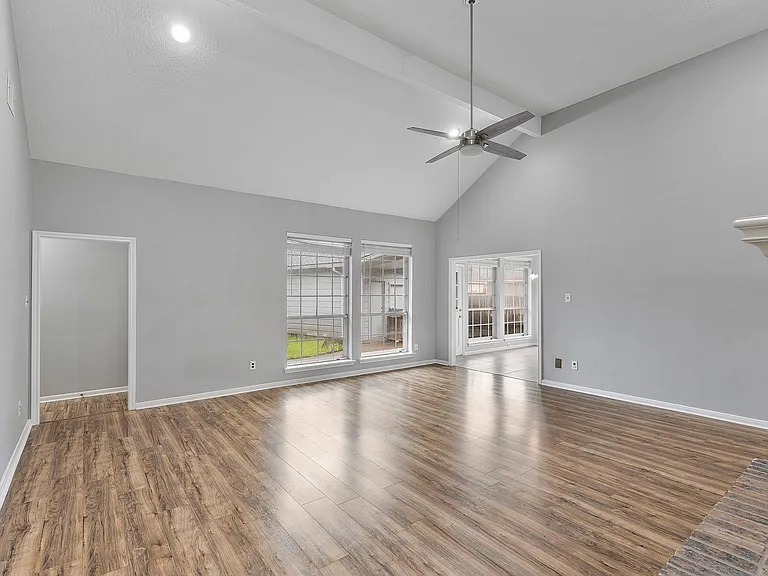 5622 Woodland Creek Dr — Photo 5
