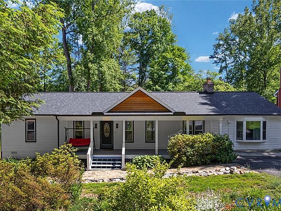 2nd image of 448 Lake Caroline Dr