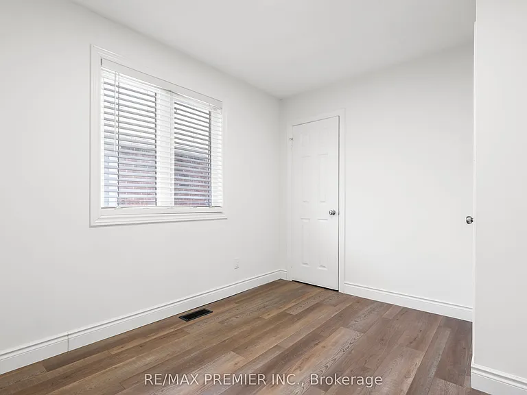 45 Roughley St #UPPER — Photo 17