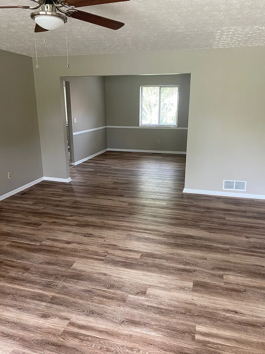 living room, leading to dining room - 5424 Archway Dr #5424