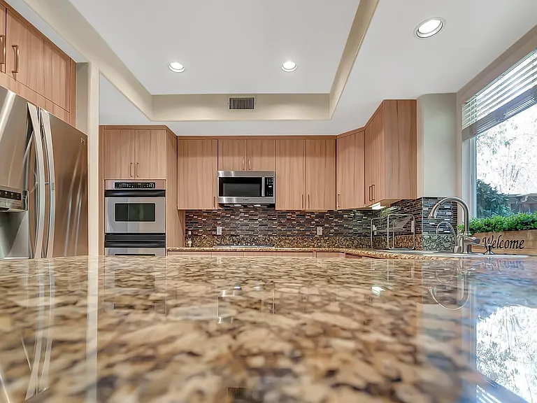 19316 Lavi Ct — Photo 37