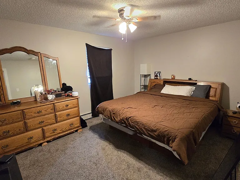 2 Bed, 1.5 Bath Townhome with Garage Near McKee Medical Center — Photo 12