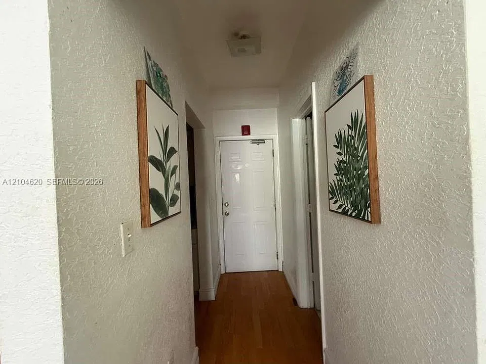 820 Euclid Ave #206
