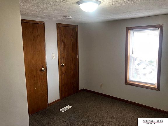 5th image of 2774 Dupont St