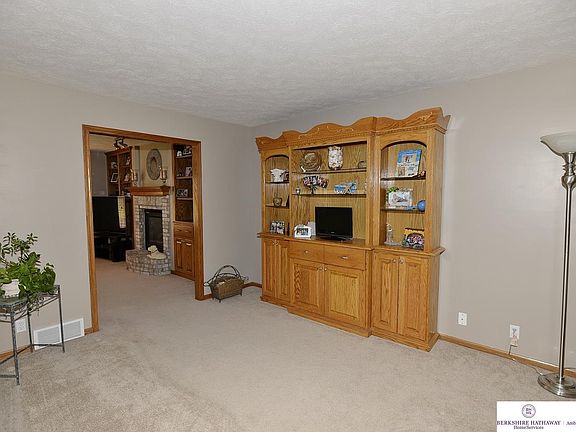 5th image of 6161 S 182nd St