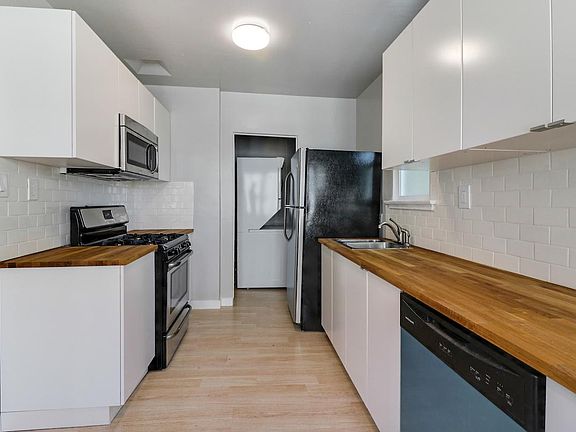 2nd image of 467 Normandie Pl #469