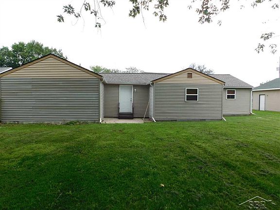 2nd image of 6924 Wallace Dr