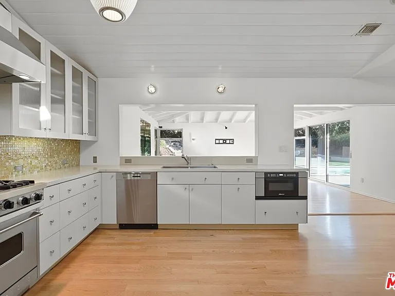 1700 San Ysidro Dr — Photo 6