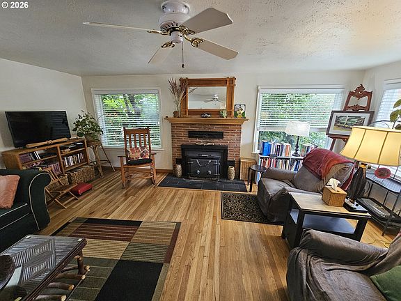 3rd image of 572 Dillard Gardens Rd