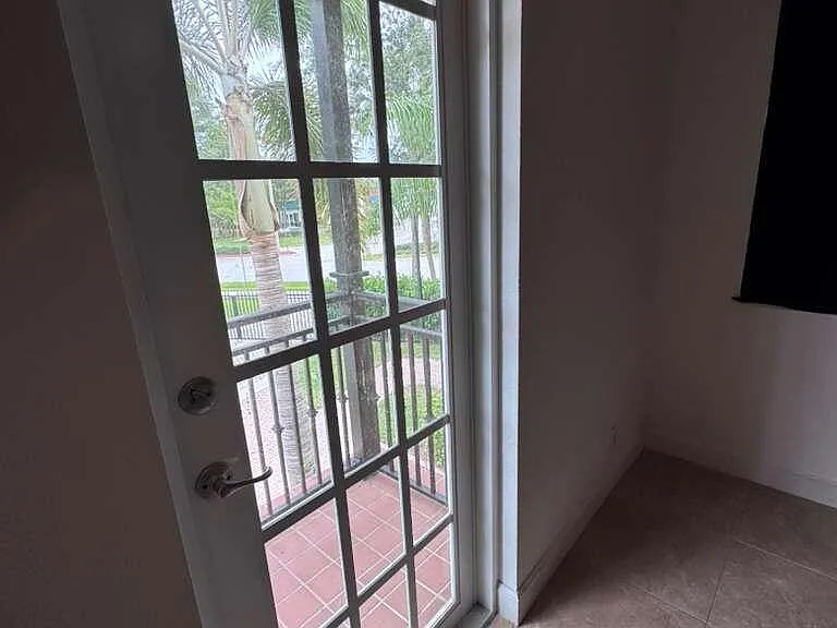 2812 Eagle Rock Cir #906 — Photo 20