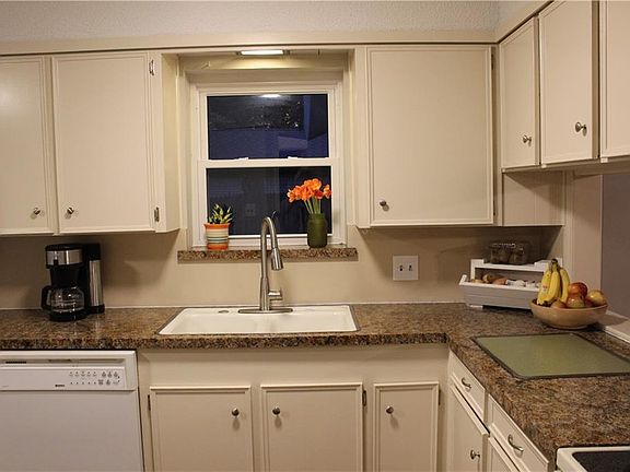 4th image of 4909 Rock River Dr