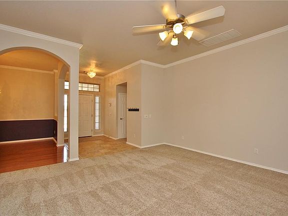 3rd image of 3321 Buckingham Pl
