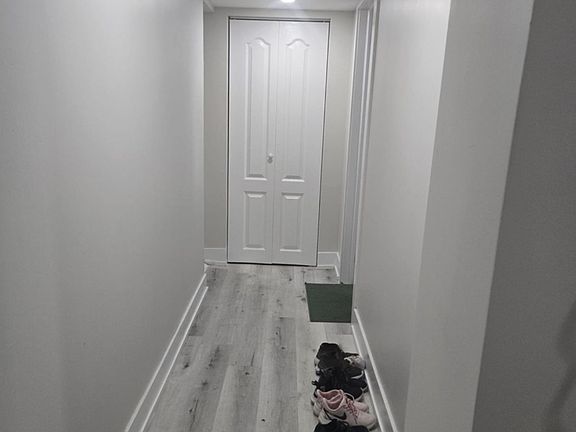 4th image of 103 Fitzgibbon Ave E