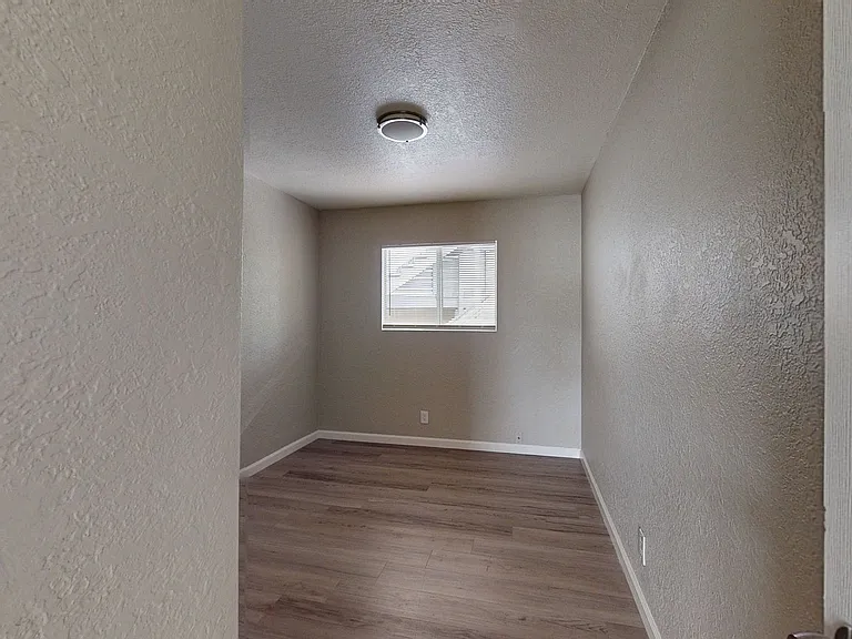 1810 E 25th Street — Photo 52