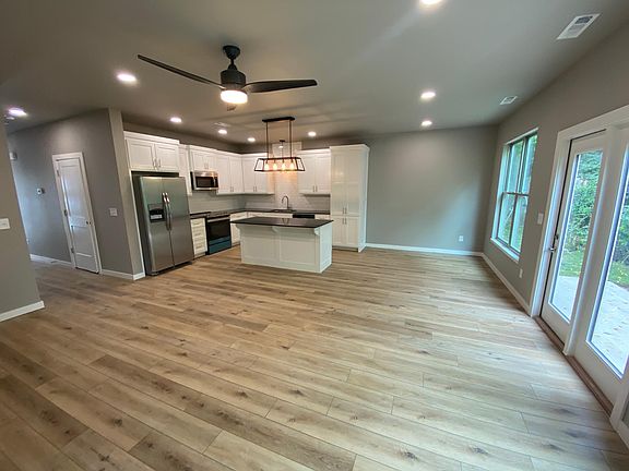 Kitchen and Dinning room area