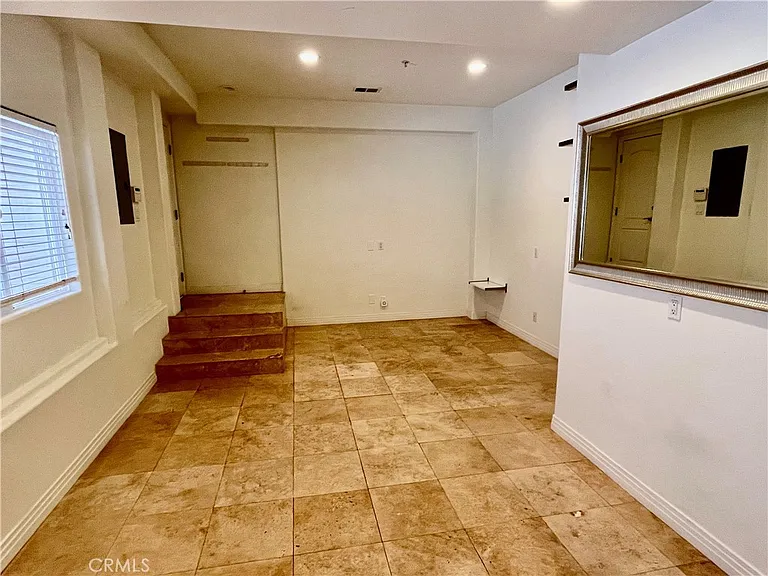 715 S Broadway #B — Photo 7