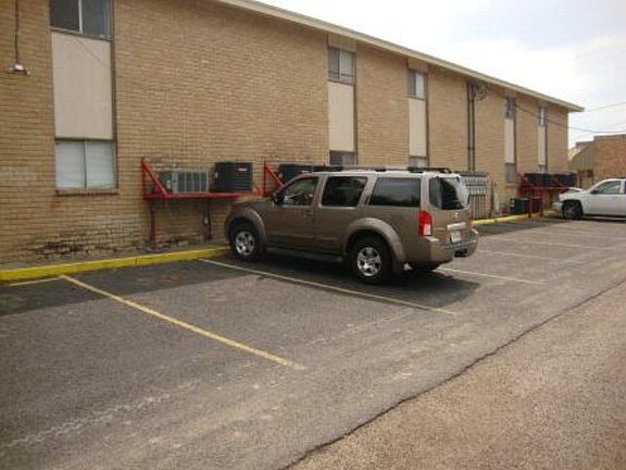 3rd image of 612-620 E Hibiscus Ave