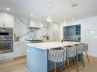 1255 Trinity Dr, Menlo Park, CA 94025