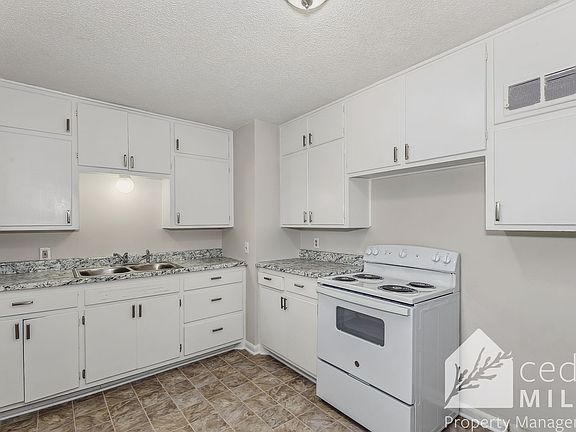 4th image of 1412 N Volutsia Ave