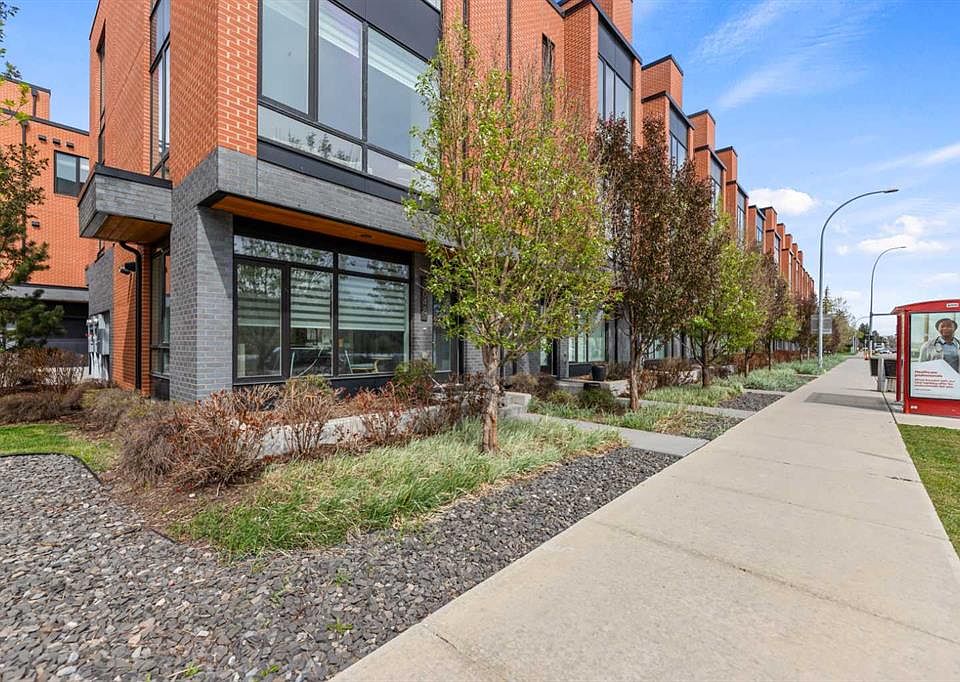 1st image of 3040 S Parkdale Blvd NW