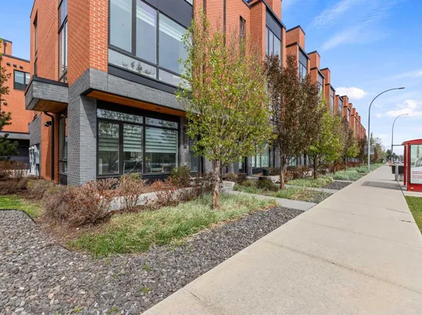 3040 S Parkdale Blvd NW, Calgary, AB T2N 5B3