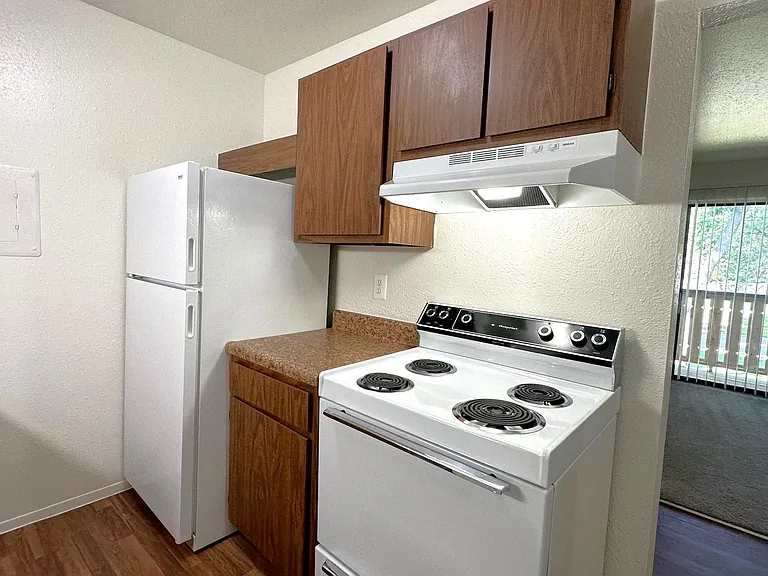 Woodland Place Apartments — Photo 31