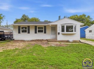 1901 SW Meadow Ln, Topeka, KS 66604