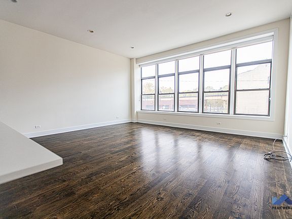 5th image of 1739 N Milwaukee Ave #3