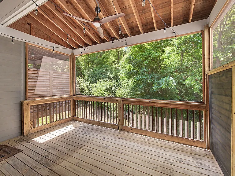 221 Stonecrest Cir — Photo 18