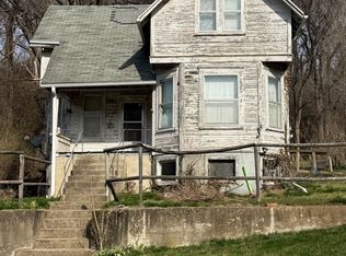 394 N Court St, Hillview, IL 62050