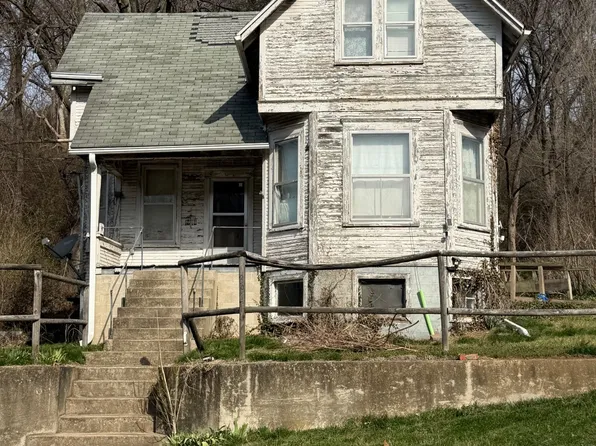 394 N Court St, Hillview, IL 62050