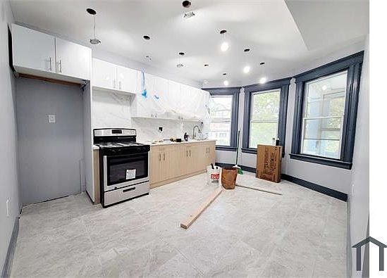 1st image of 36 Mapes Ave Floor 2