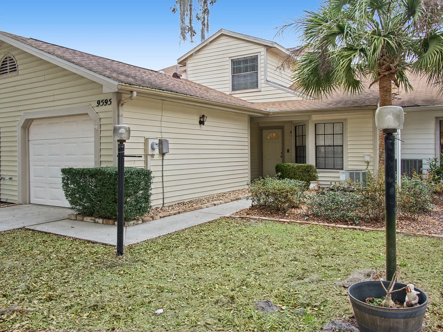 3 bed, 2.5 bath, 1384 sqft, $1,850 — Photo 2