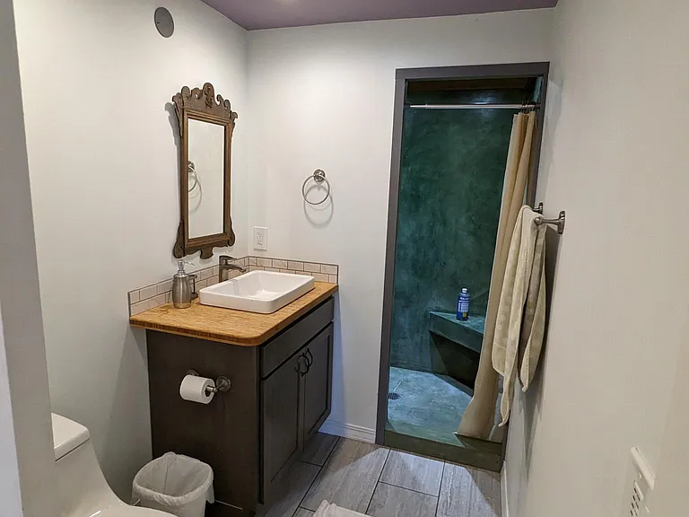 244 Castle Ave #B — Photo 2