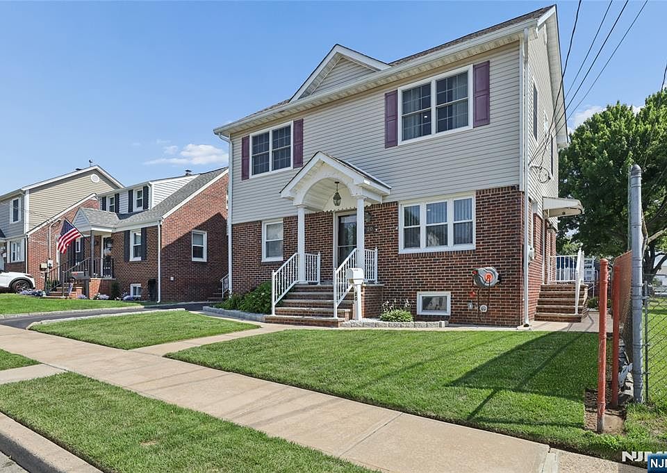 1st image of 20 Stratford Pl