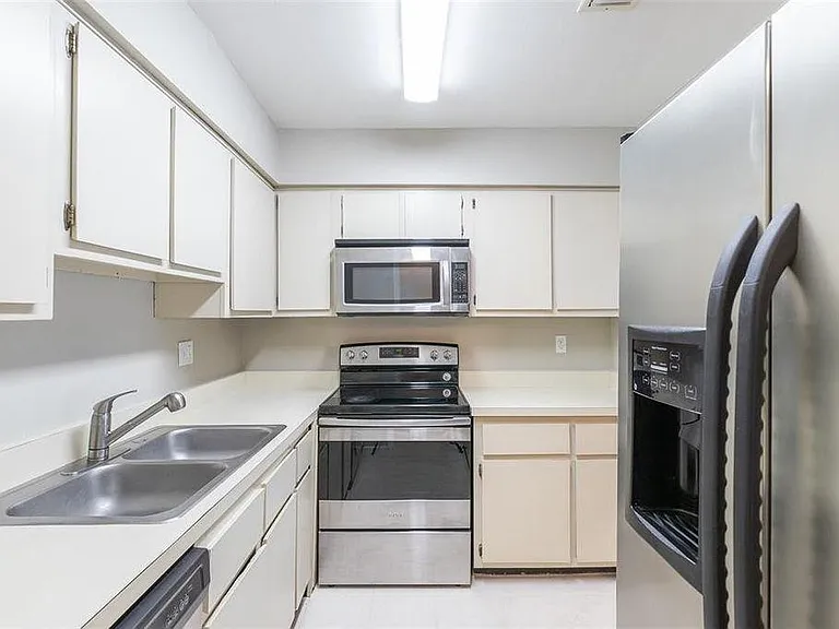 7523 Dolonita Dr — Photo 6