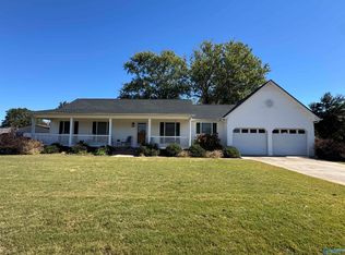 1801 Brookmeade Ave, Athens, AL 35611