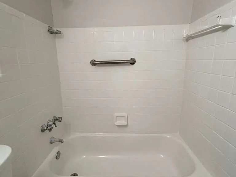 381 Sharar Ave — Photo 4
