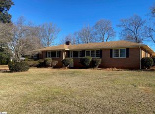205 Dixon St, Clinton, SC 29325