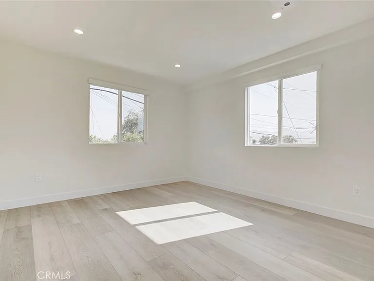1070 Allen Ave #D — Photo 16