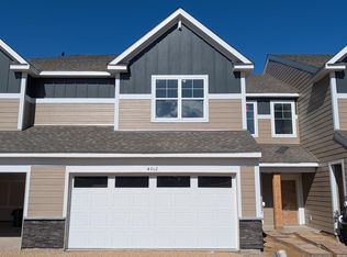4012 Hayward Ave N, Oakdale, MN 55128