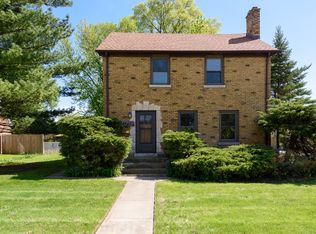 2049 Lake Ave, Wilmette, IL 60091