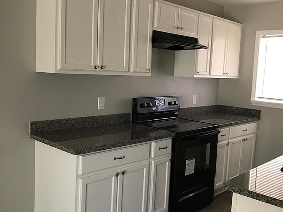 Lots of Cupboard space, New Whirlpool Range and Hood