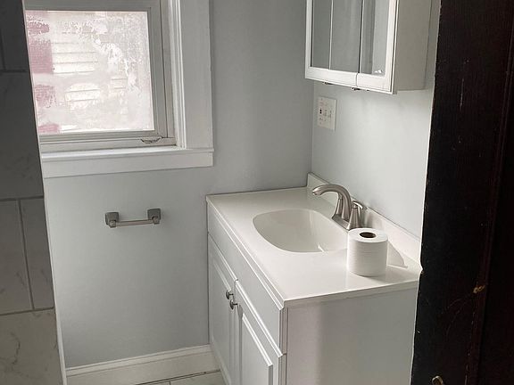 2nd image of 924 Broadway #1