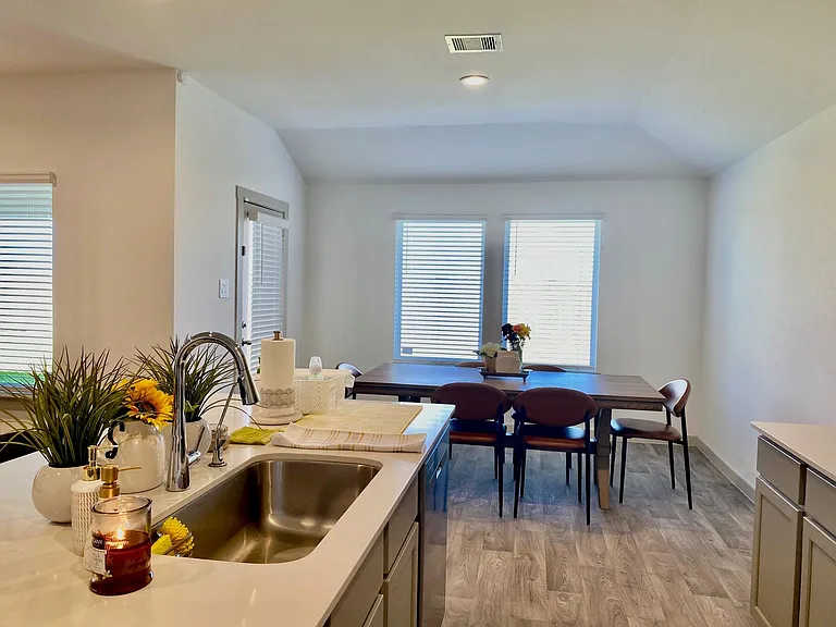 7023 Sunbreeze Ln — Photo 13