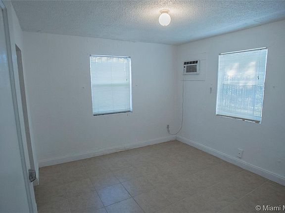 3rd image of 825 NW 70th St APT 10