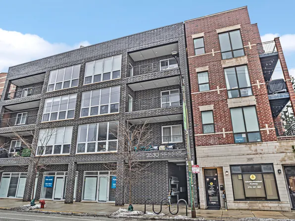 3530 N Lincoln Ave #202, Chicago, IL 60657