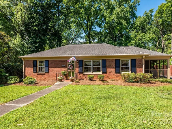 914 Edinburgh Ln, Charlotte, NC 28209